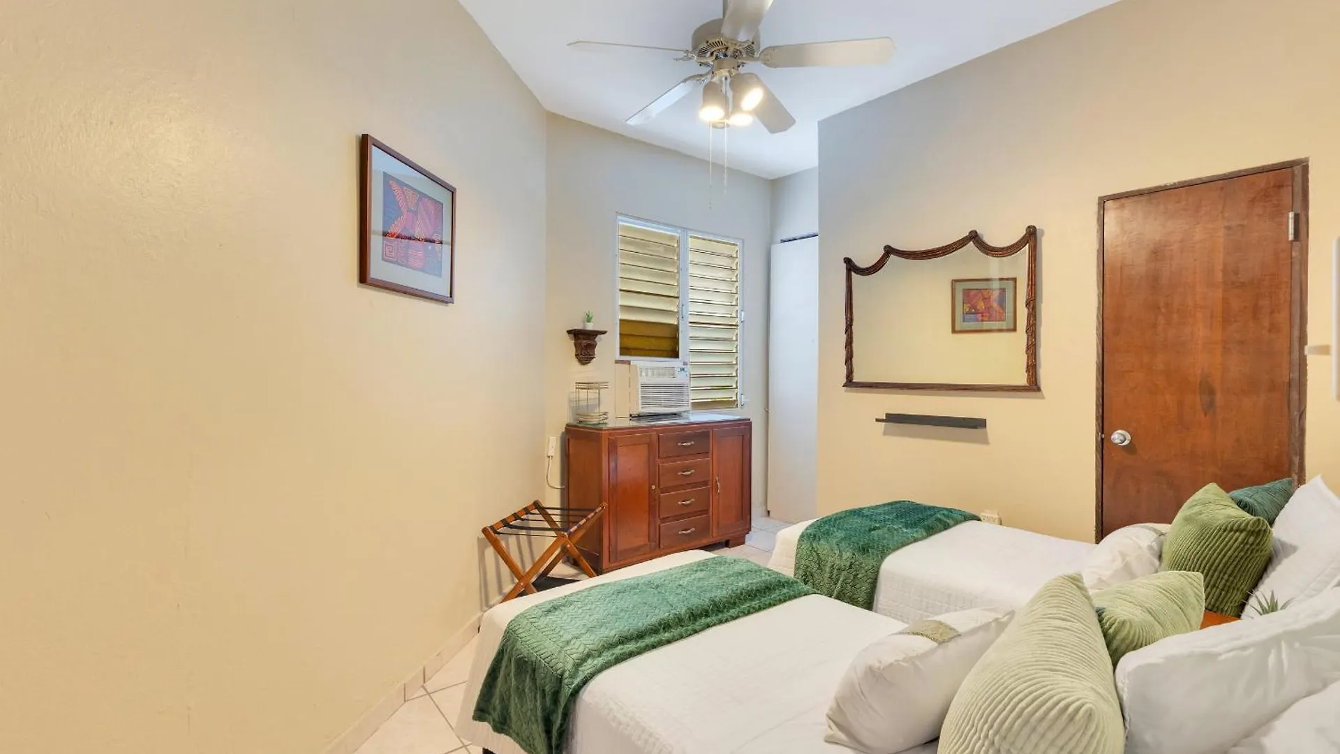 Family Hideaway Near Beach, Games, Views & More San Juan