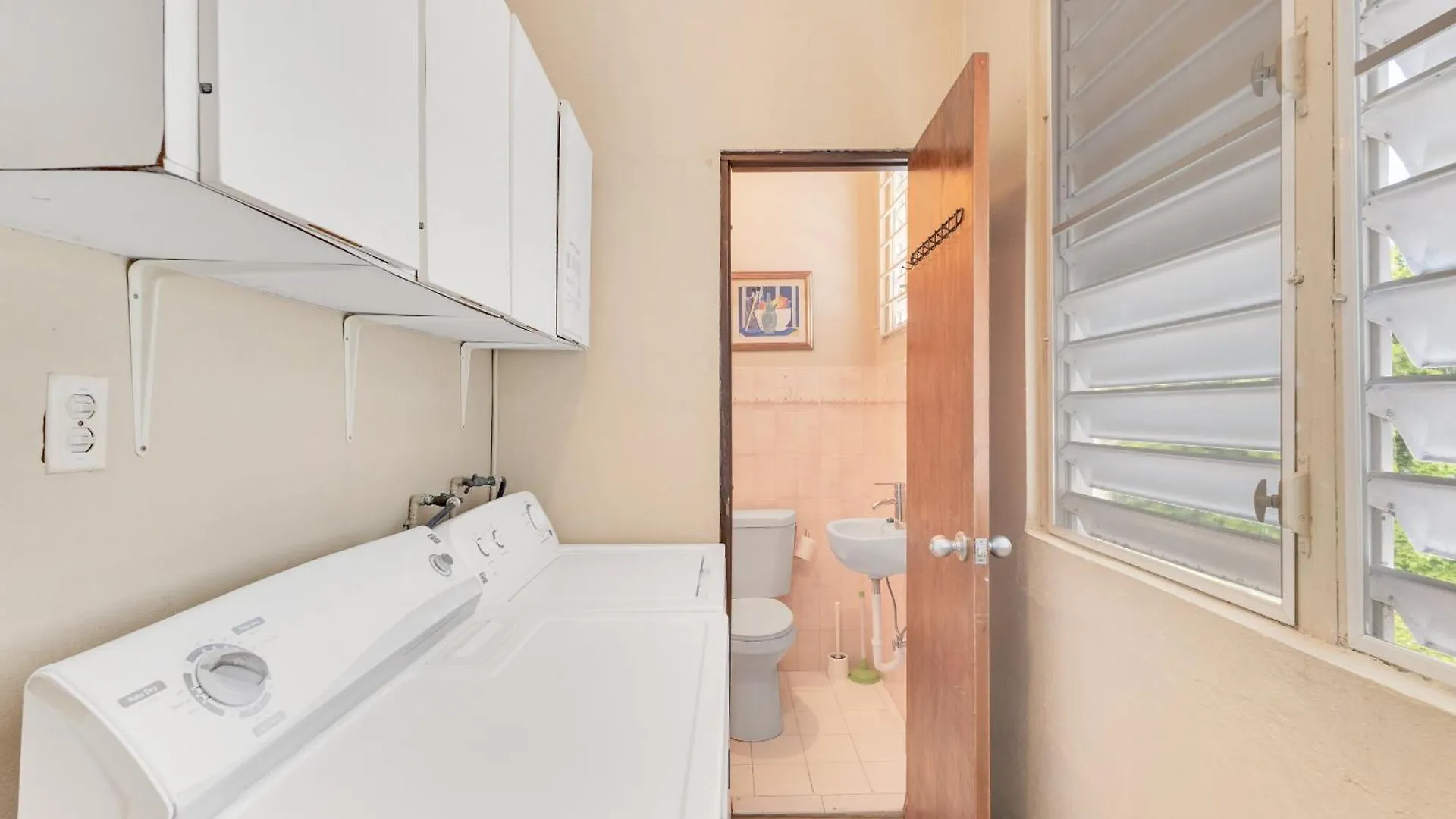 Family Hideaway Near Beach, Games, Views & More San Juan 0*,