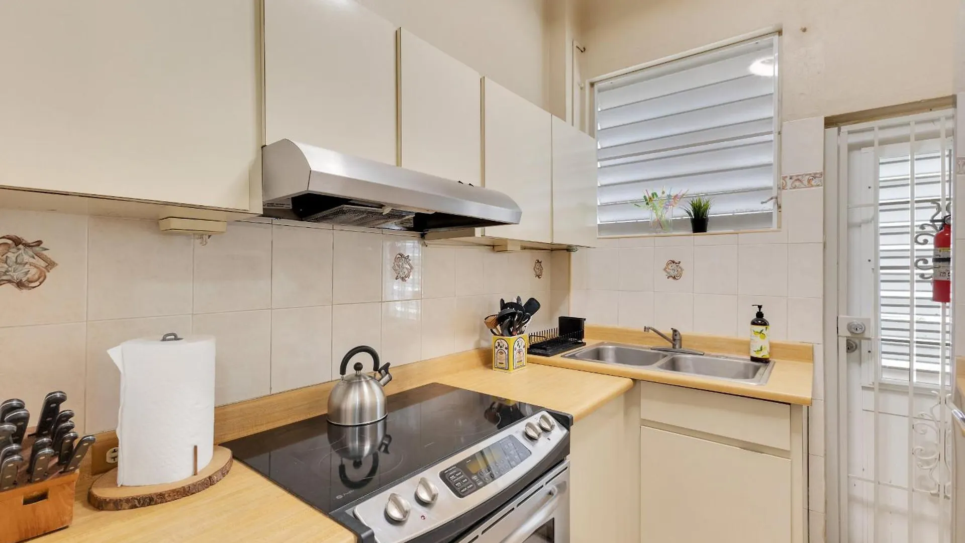 Family Hideaway Near Beach, Games, Views & More San Juan Appartamento
